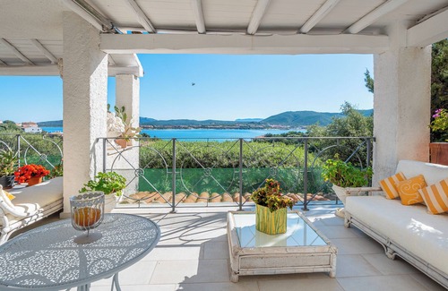 Golfo di Marinella Casa | Apartamento 'Bella Vista Marinella 1' con vistas al mar, terraza, aire acondicionado y Wi-Fi