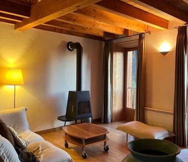 Oz-en-Oisans Apartamento | Apartment Belledonne 3 minutes from Alpe d Huez Grand Domaine via Oz en Oisans
