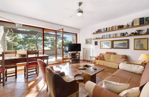 Torre del Mare Apartamento | Apartment 'Belvedere Su Spotorno' with Sea View, Shared Pool and Private Terrace