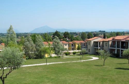 Cavalcaselle Apartamento | Apartment Belvedere Village-2 by Interhome