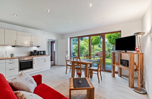 Gernsbach Apartamento | Apartamento 'Belvedere' con vistas a la montaña, terraza compartida y Wi-Fi