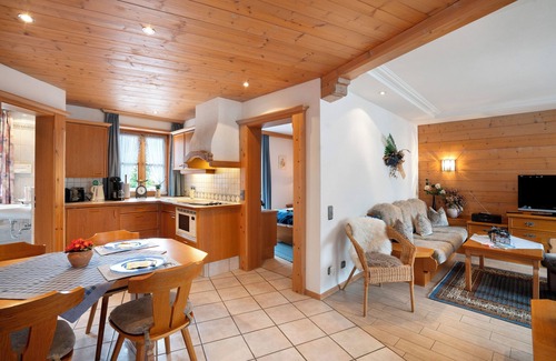 Mittenwald Apartamento | Apartamento 'Bergdistel Nr 8' con vistas a la montaña, jardín compartido y Wi-Fi