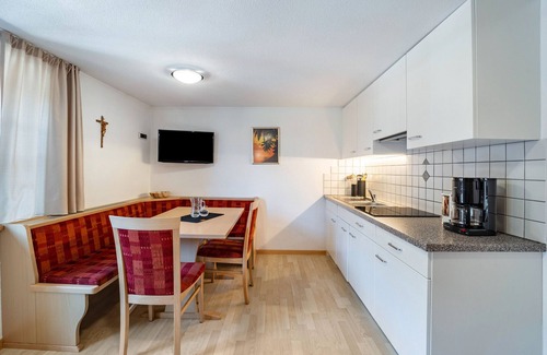San Giacomo Apartamento | Apartamento 'Bergkristall 2' con vistas a la montaña, jardín compartido y Wi-Fi