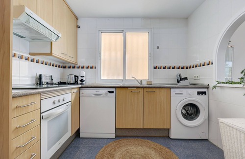 Buenas Noches Apartamento | Apartamento "Bermuda Beach 1" con vistas al mar, piscina compartida y Wi-Fi