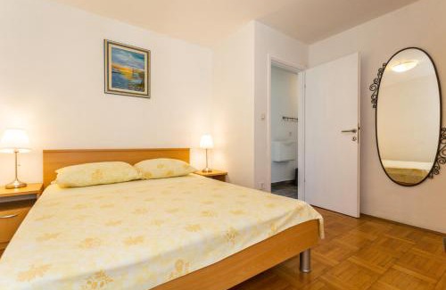 Komiza Apartamento | Apartment Beti
