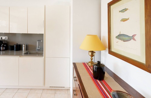 Hendaye Apartamento | Apartamento 'Bidasoabanks' con vistas a la montaña, piscina compartida y Wi-Fi