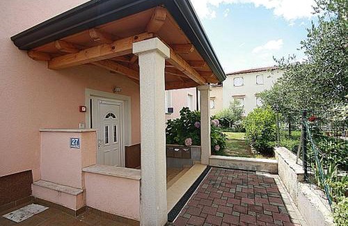 Mali Maj Apartamento | Apartment Bilic with balcony