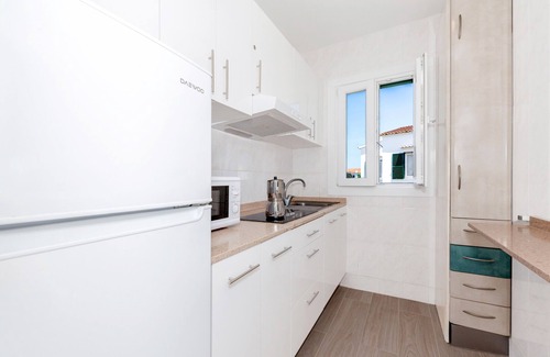 Cala en Forcat Apartamento | Apartamento 'Biniforcat' con vistas a la montaña, piscina compartida y terraza privada