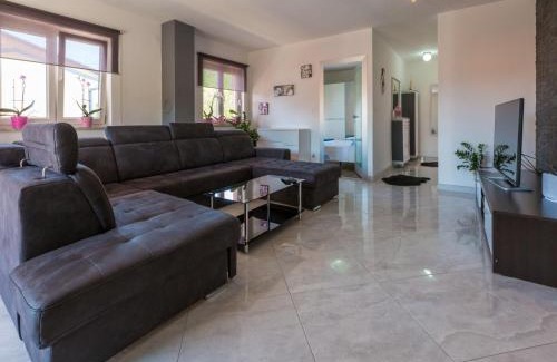 Klenovica Apartamento | Apartment Black@white