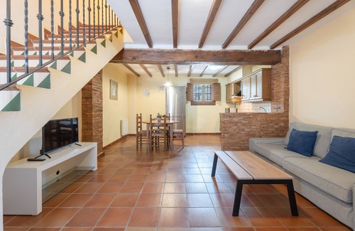 Altura Apartamento | Apartamento 'Blanca' con vistas a la montaña, piscina y jardín compartidos