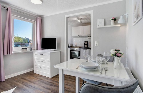 Schaprode Apartamento | Apartamento 'Boddenferienhaus - 13 Treibholz' con terraza compartida y Wi-Fi