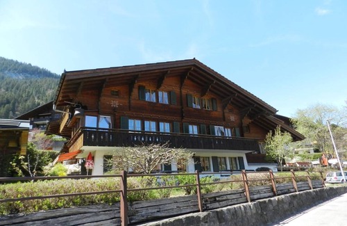 Zweisimmen Apartamento | Apartamento Bolgen by Interhome