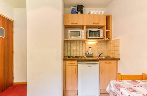 Le Bourg-d'Oisans Apartamento | Apartamento 'Bouquetin' con vistas a la montaña, jardín compartido y Wi-Fi