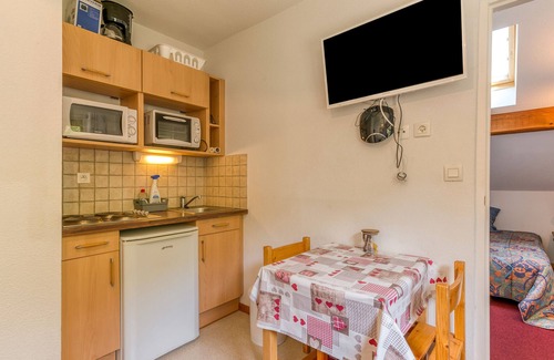Le Bourg-d'Oisans Apartamento | Apartamento 'Bouquetin' con vistas a la montaña, jardín compartido y Wi-Fi