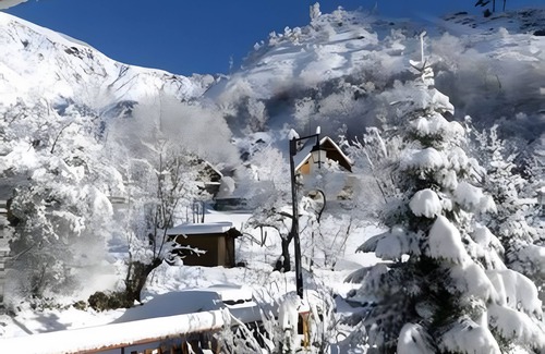 Le Bourg-d'Oisans Apartamento | Apartamento 'Bouquetin' con vistas a la montaña, jardín compartido y Wi-Fi
