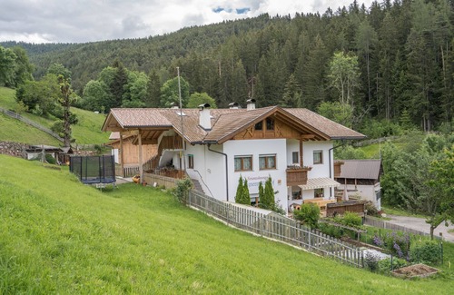 Meltina Apartamento | Apartamento "Boznermüllerhof-Geranie" con Wi-Fi, balcón y vistas a la naturaleza