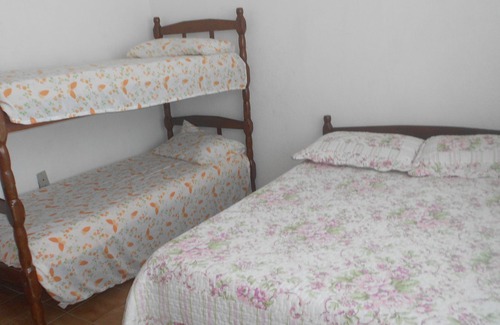 Enseada Apartamento | Apartamento frente al mar, tiene capacidad para 8 personas.