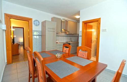 Stinjan Apartamento | Apartment Branko 2081