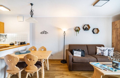 Oberaudorf Apartamento | Apartment 'Brünnstein- Nr 27' with Mountain View, Shared Pool and Sauna