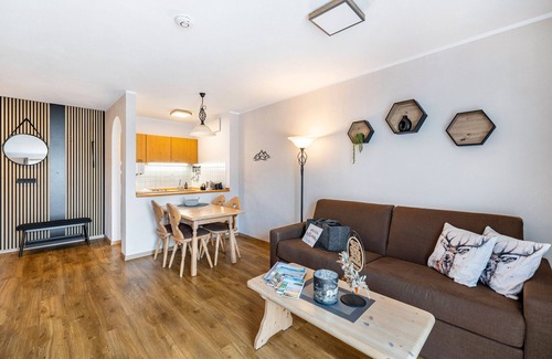 Oberaudorf Apartamento | Apartment 'Brünnstein- Nr 27' with Mountain View, Shared Pool and Sauna