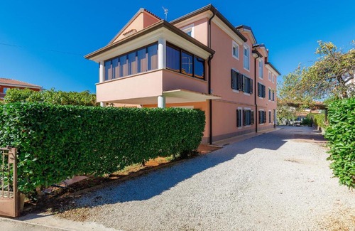 Umag Apartamento | Apartment Bruno-2 by Interhome