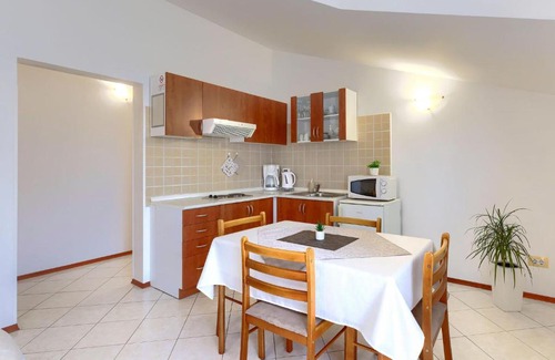 Umag Apartamento | Apartment Bruno-2 by Interhome