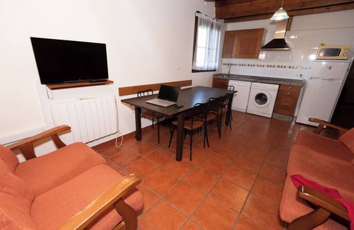 Cangas de Onís Casa | Apartamento 'Busgusu' con vistas a la montaña, terraza privada y Wi-Fi