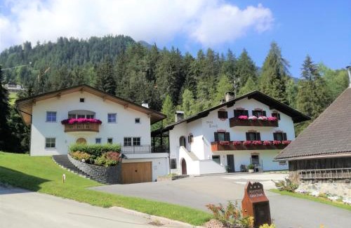 Ortisei Apartamento | Apartment Cësa Zinch