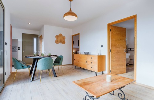 Vernosc-les-Annonay Apartamento | Apartamento "Casa Zen" con terraza privada, jardín privado y Wi-Fi