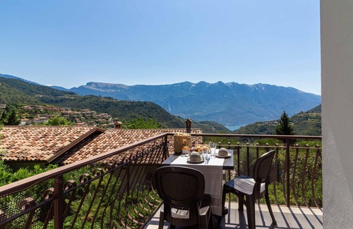 Vesio Apartamento | Apartment 'Casa Stella' with Lake View, Private Terrace and Wi-Fi