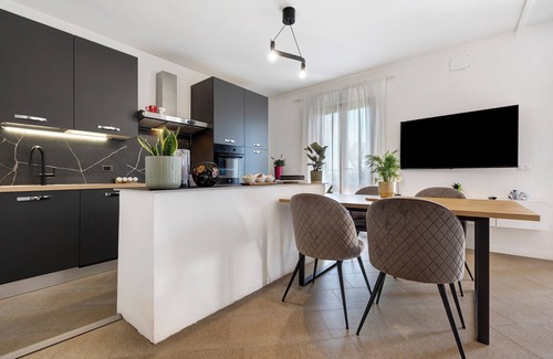 Vesio Apartamento | Apartamento 'Casa Vacanze Leon' con vistas al lago, jardín privado y Wi-Fi