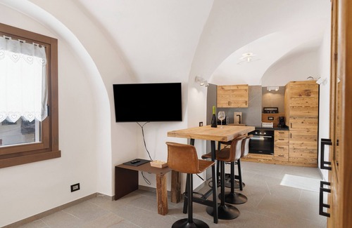 Ragoli Apartamento | Apartamento 'Ca Del Pan' con vistas a la montaña, jardín privado y Wi-Fi