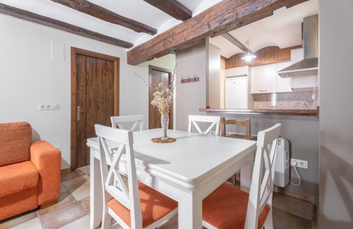 Alcalá de la Selva Apartamento | Apartamento 'Casa El Cojo 1a' con balcón y Wi-Fi