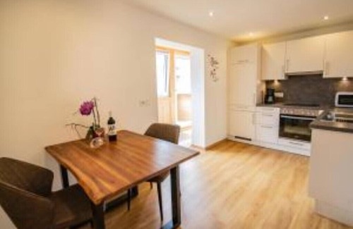 Trins Apartamento | Apartment Cafe Max 2 with balcony 55 m2