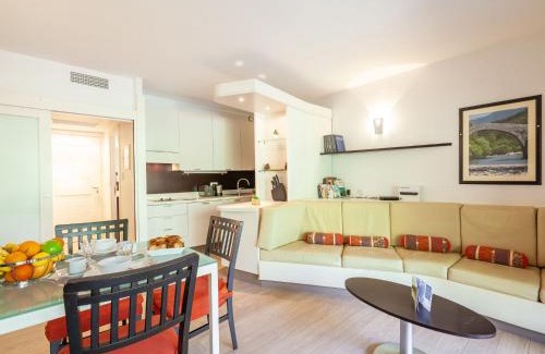 Santa Giulia Apartamento | Apartment Cala Sultana-3 by Interhome
