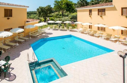 Sos Alinos Apartamento | Apartment Cala Viola-1 by Interhome