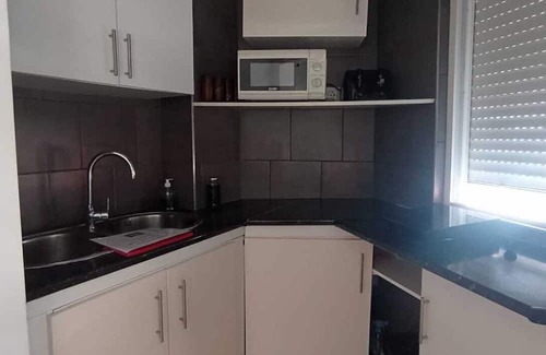 Almeria Apartamento | Apartamento 'Calle Jaul' con Wi-Fi y aire acondicionado