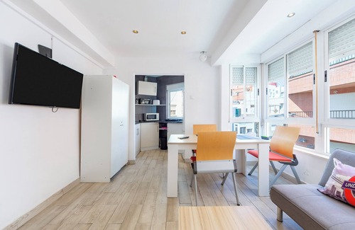 Almeria Apartamento | Apartamento 'Calle Jaul' con Wi-Fi y aire acondicionado