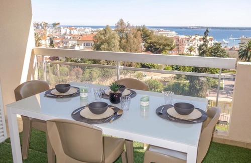Riou - Petit Juas - Av de Grasse Apartamento | Apartment Cannes Parc by Interhome