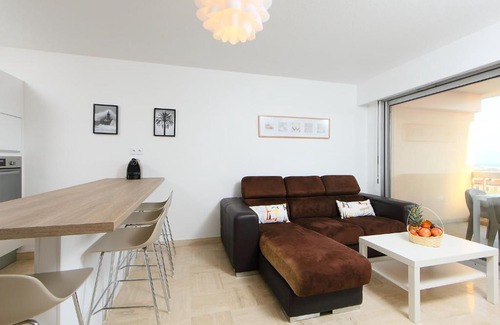 Riou - Petit Juas - Av de Grasse Apartamento | Apartment Cannes Parc by Interhome