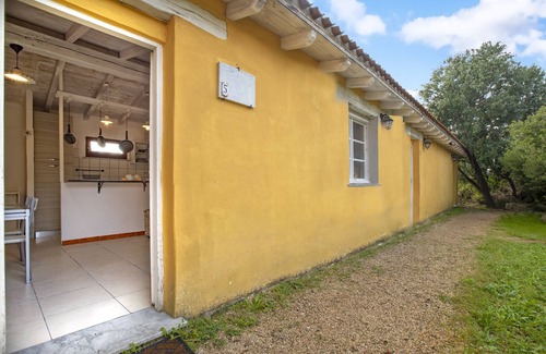 Tottubella Apartamento | Apartment 'Casa Ares' with Shared Garden, Wi-Fi and Air Conditioning
