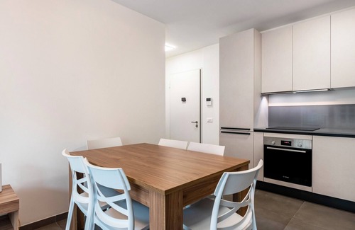 Vela Apartamento | Apartamento 'Casa Canova- Aparcamiento gratuito' con vistas a la montaña, terraza privada y Wi-Fi