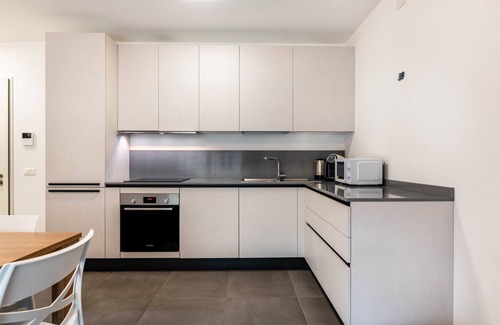 Vela Apartamento | Apartamento 'Casa Canova- Aparcamiento gratuito' con vistas a la montaña, terraza privada y Wi-Fi