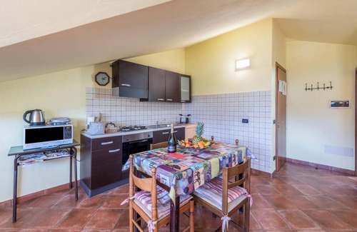 Marone Apartamento | Apartamento 'Casa Caterina Mansarda' con vistas al lago, jardín y Wi-Fi