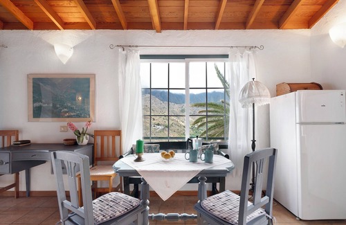 Hermigua Apartamento | Apartamento 'Casa Claudia' con vistas al mar, terraza privada y Wi-Fi