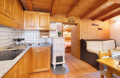 Valdisotto Apartamento | Apartamento 'Casa Colturi Abete' con vistas a la montaña, jardín compartido y Wi-Fi