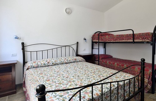 Elini Casa | Apartamento "Casa Corongiu 4" con vistas a la montaña y jardín compartido