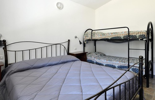 Elini Casa | Apartamento "Casa Corongiu 5" con vistas a la montaña y jardín compartido