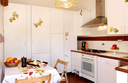Orbetello Apartamento | Apartamento "Casa Dante" con vistas a las colinas y al Monte Argentario, 2 terrazas privadas y Wi-Fi