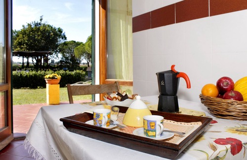Orbetello Apartamento | Apartamento "Casa Dante" con vistas a las colinas y al Monte Argentario, 2 terrazas privadas y Wi-Fi